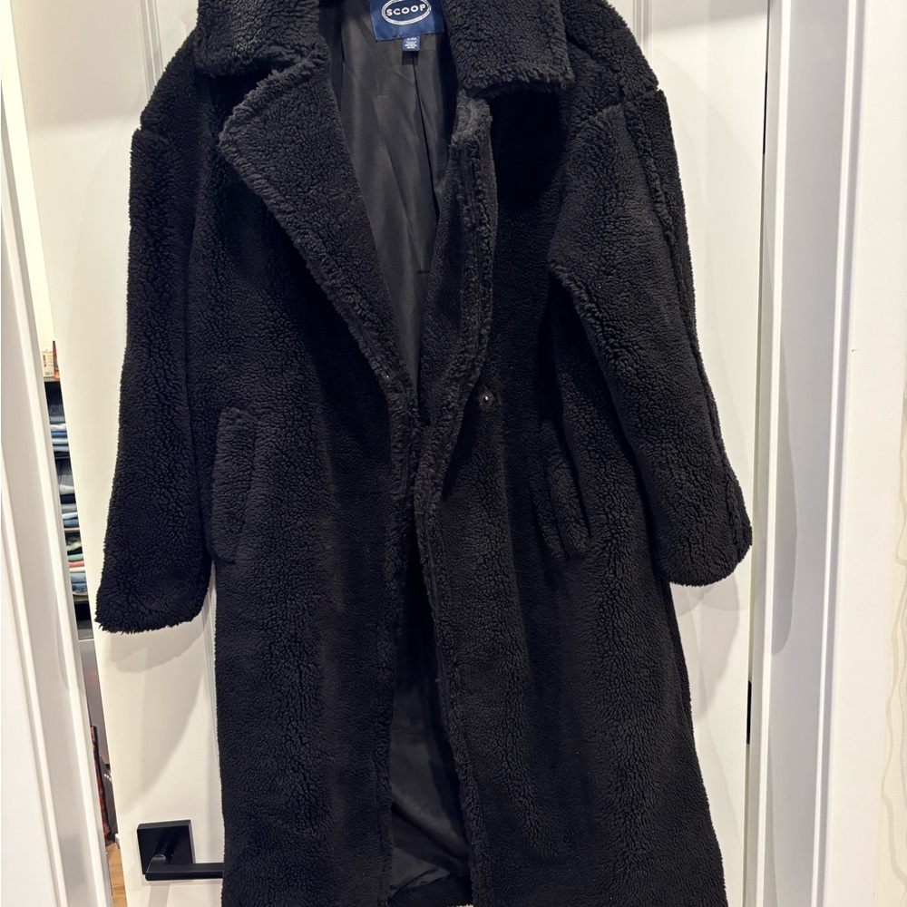 SCOOP Women's Black Faux Fur Coat